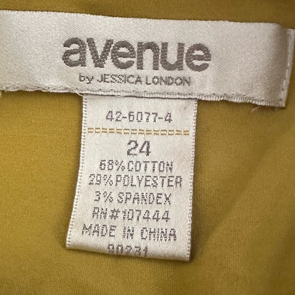 Avenue - *Plus Size* Chartreuse Ruched Blouse - Size 24 - Picture 2 of 2